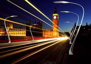 Lumina noctura data de stalpi cu panouri solare