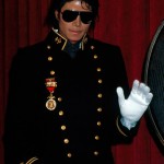 Fanii lui Michael Jackson pot intra in cimitir la un an de la moartea lui