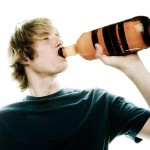 Consumul excesiv de alcool in adolescenta afecteaza grav creierul barbatilor