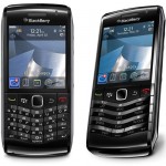 Doua noi telefoane BlackBerry