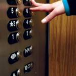 Butoanele lifturilor sunt de 40 de ori mai murdare decat toaletele publice