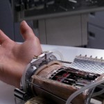 Prima mana robotica controlata de ganduri