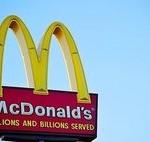 McDonald's plateste 18.000 de dolari unui fost angajat care s-a ingrasat