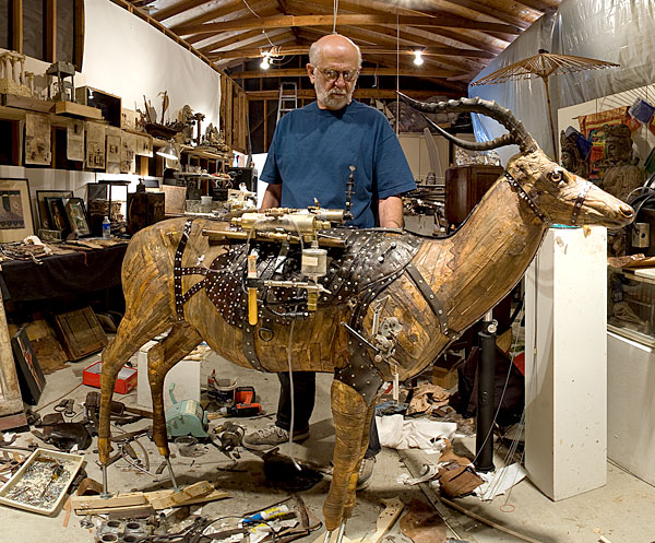 Solar Deer: o sculptura iesita din tipare 2