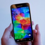 Samsung o ia pe urma Apple, cu imbunatiri micute la noul Galaxy S5